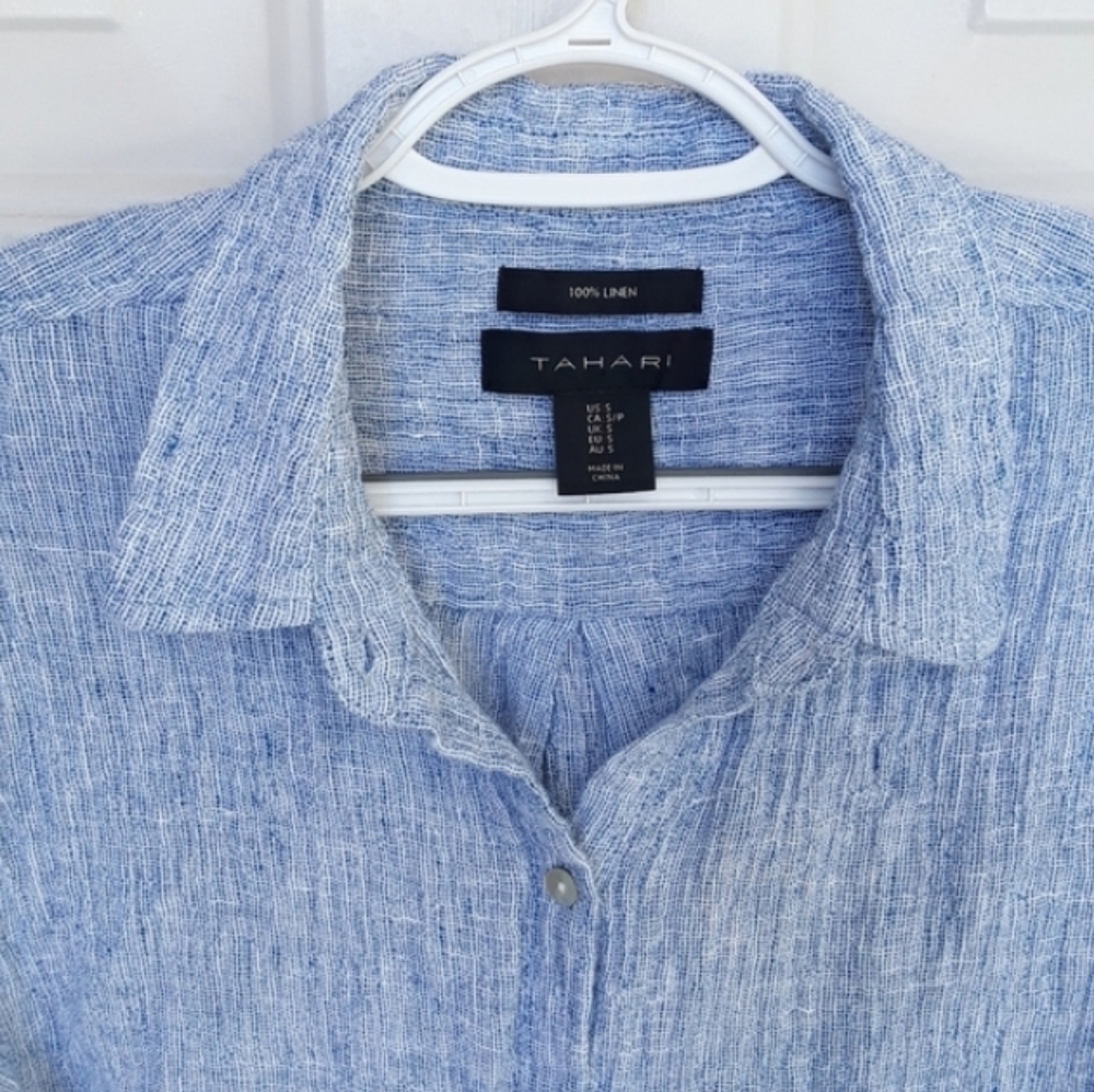 Tahari Blue Casual Button Down Shirt/Tunic.